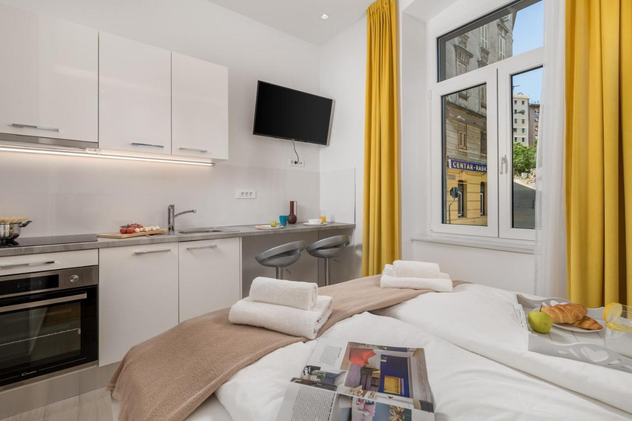 Lux Apartments Rijeka Extérieur photo